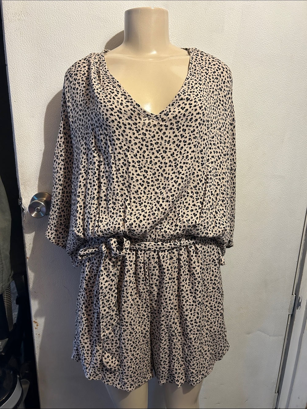 V-Neck Printed Tie-Waist Romper in Beige and Black